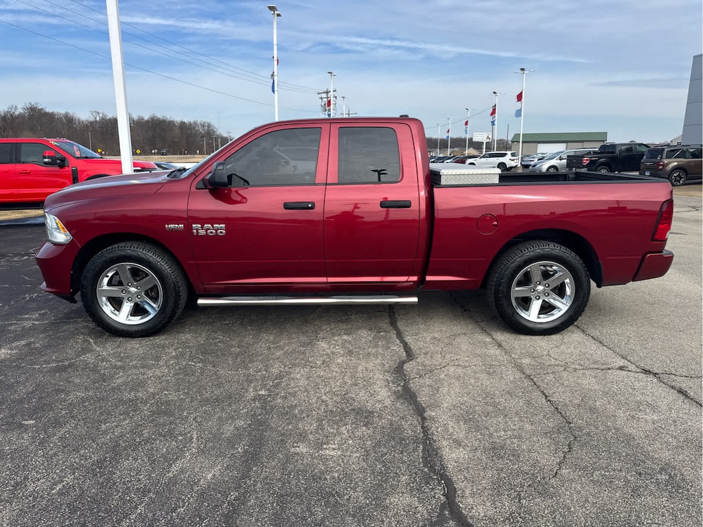 Used 2014 Ram 1500 Express 4WD Quad Cab 140.5 4WD Quad Cab 140.5