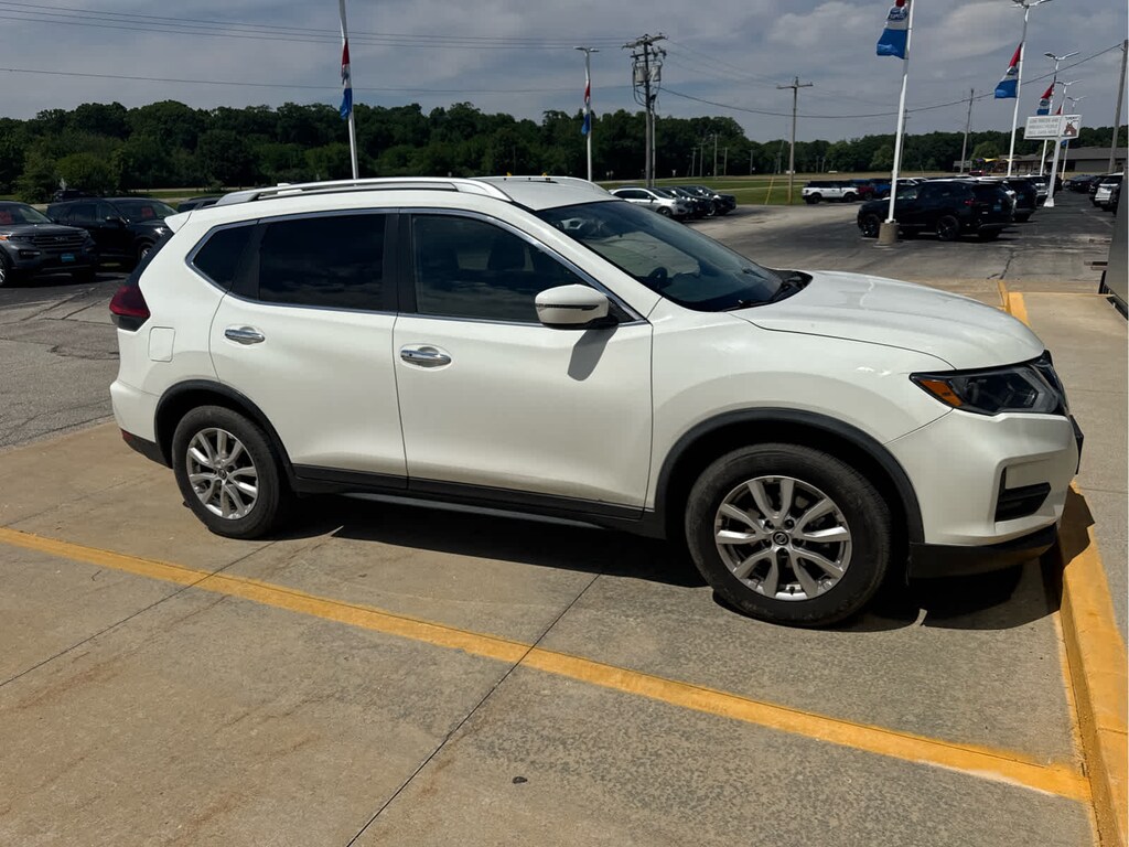 Used 2019 Nissan Rogue SV FWD