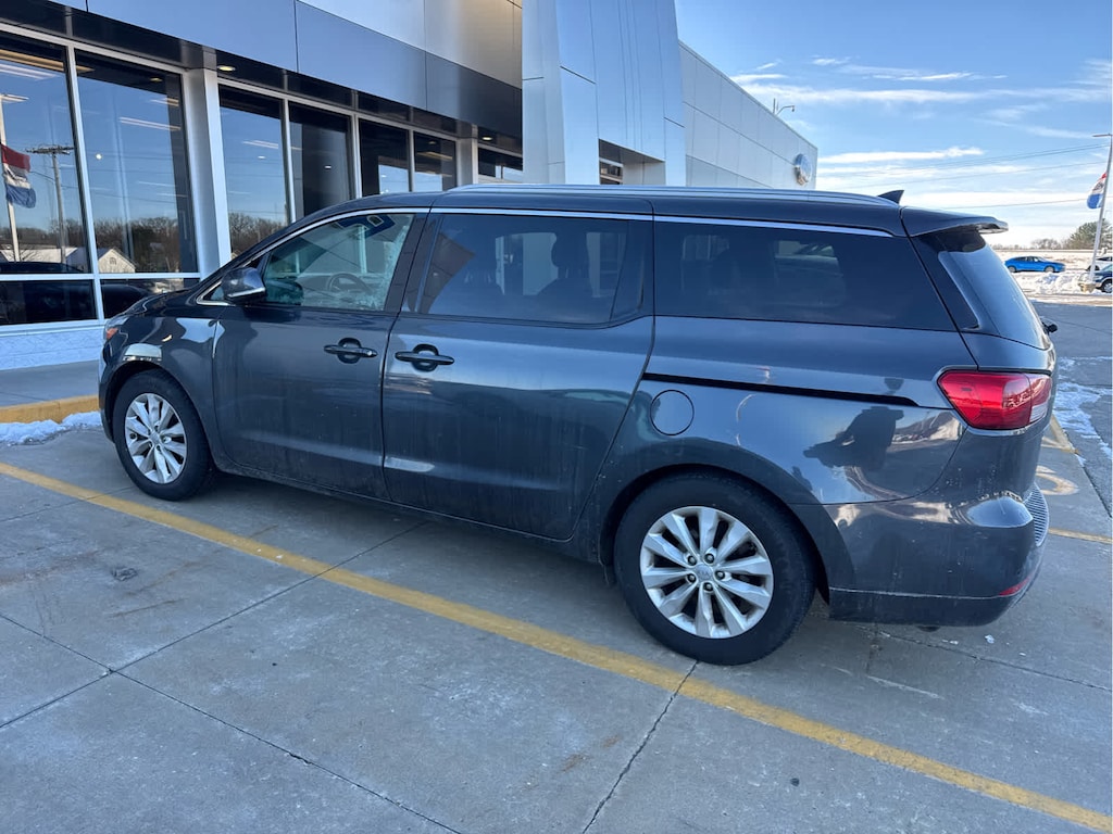 Used 2017 Kia Sedona EX FWD