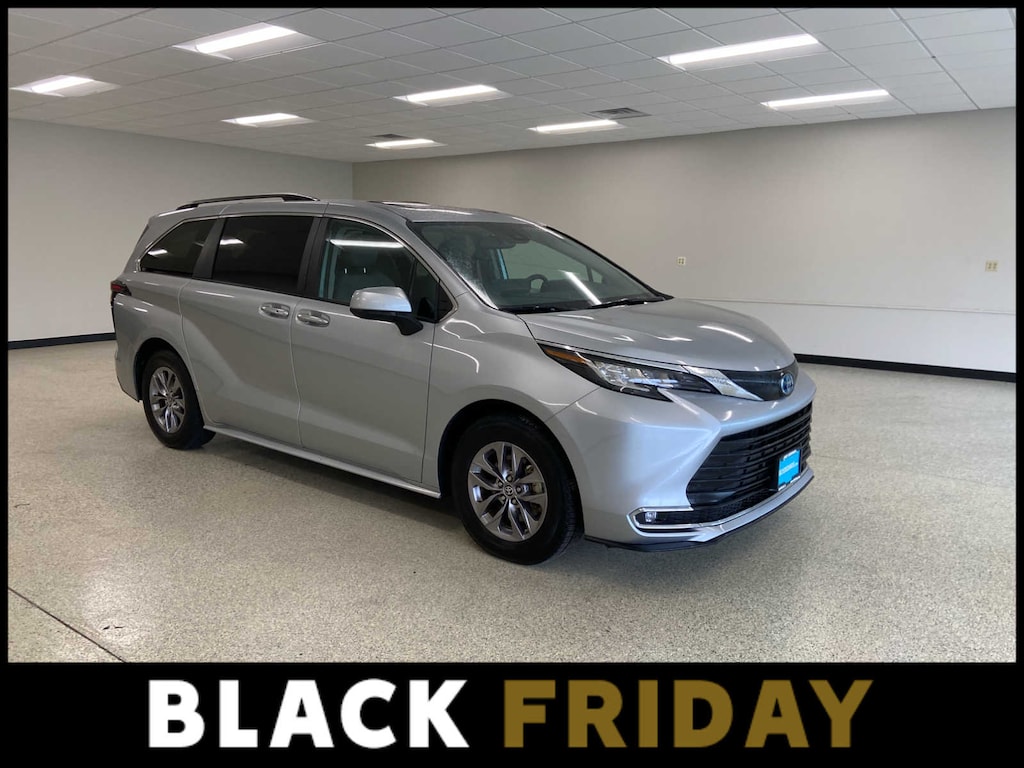 Used 2023 Toyota Sienna XLE