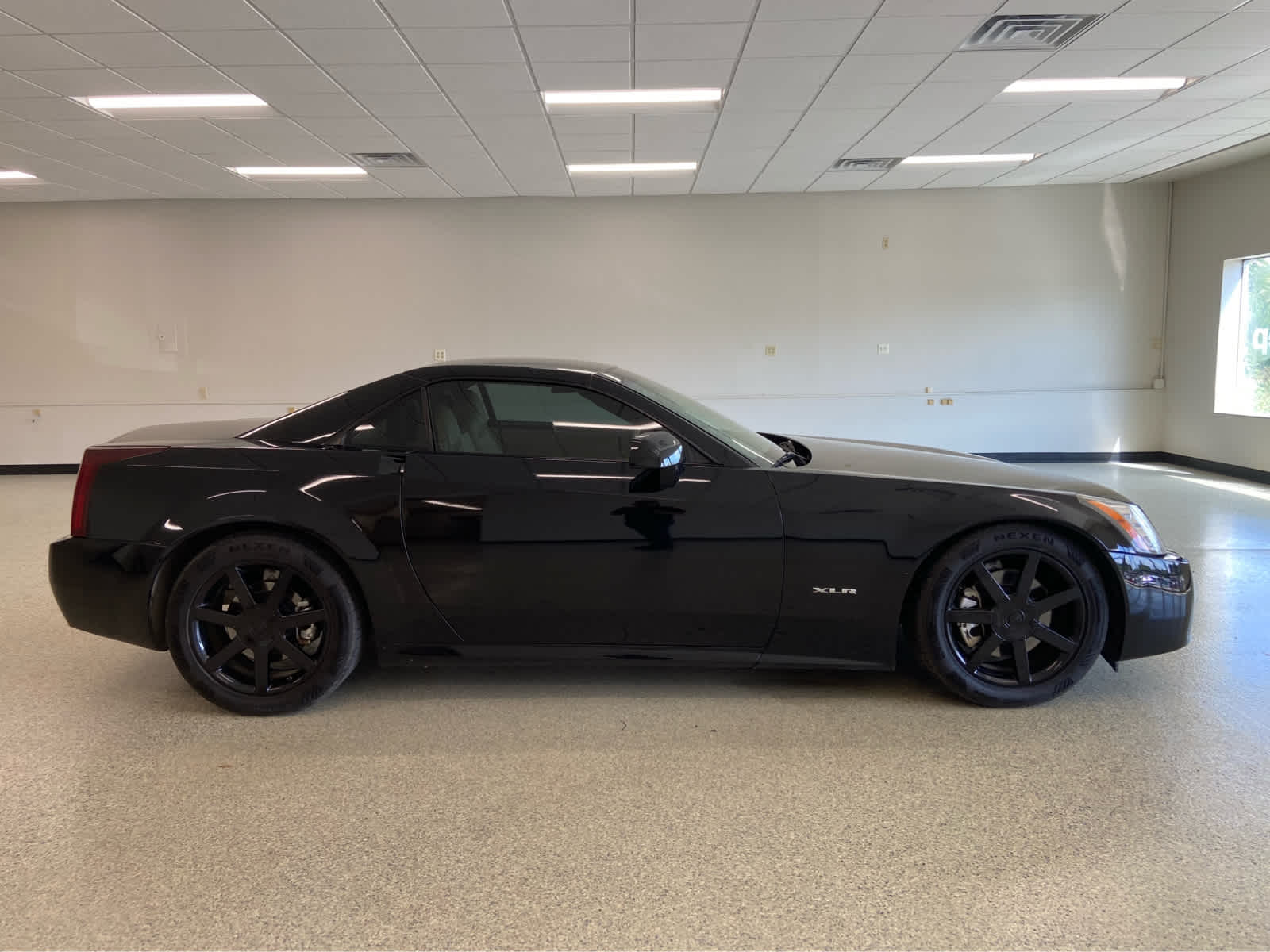 2007 Cadillac XLR photo 4
