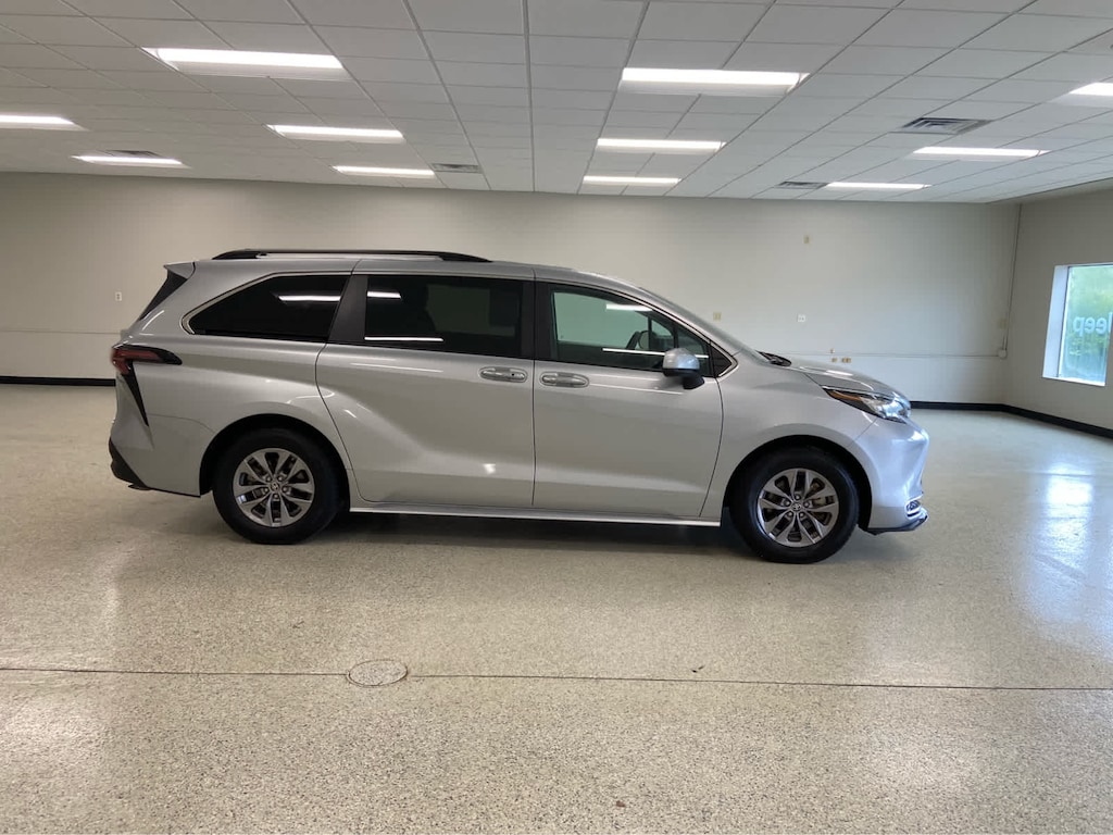 Used 2023 Toyota Sienna XLE