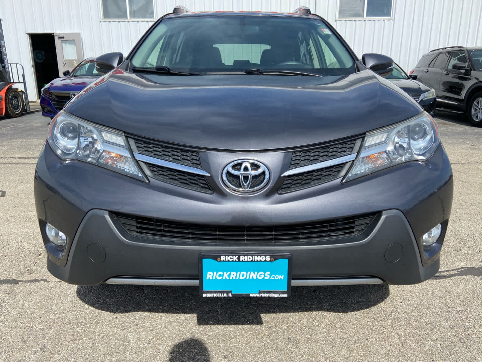 2015 Toyota RAV4 XLE photo 2