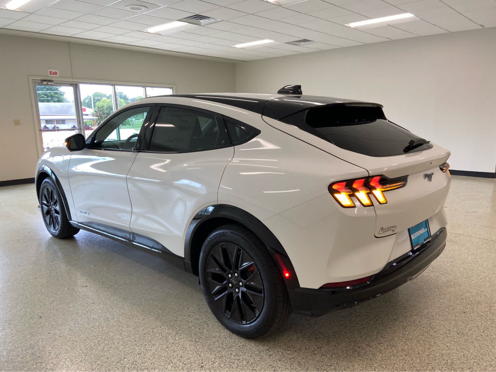 2025 Ford Mustang Mach-E Premium - Photo 8