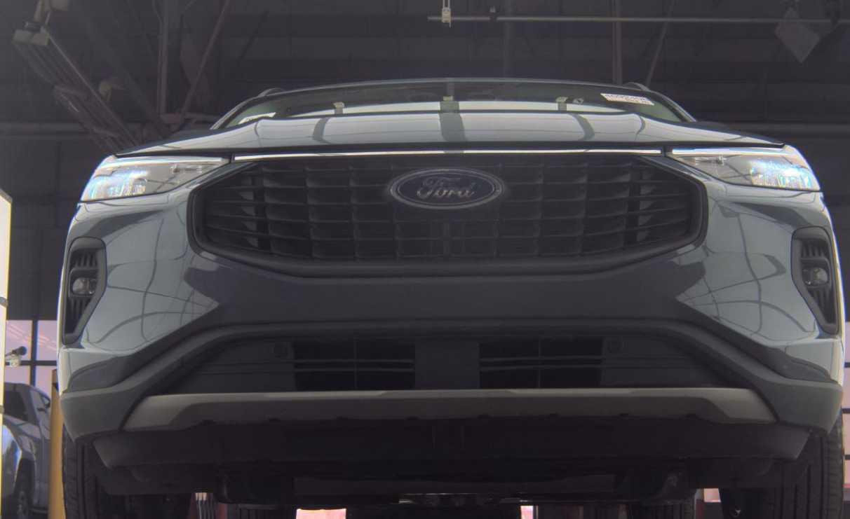 2025 Ford Escape photo 4