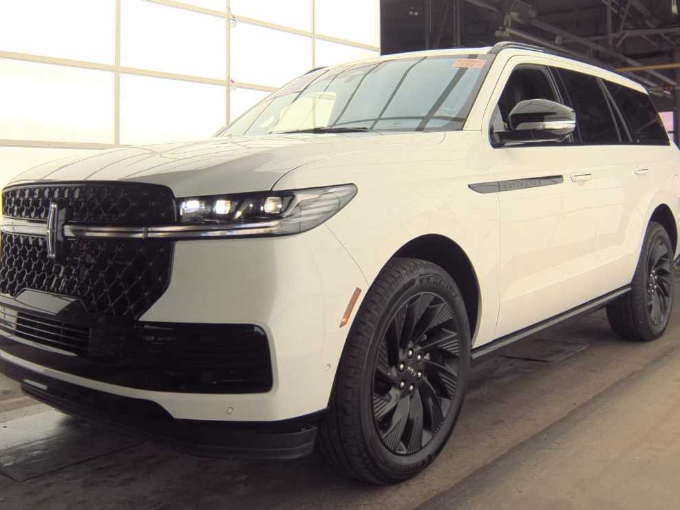 2025 Lincoln Navigator Reserve 4WD's photo
