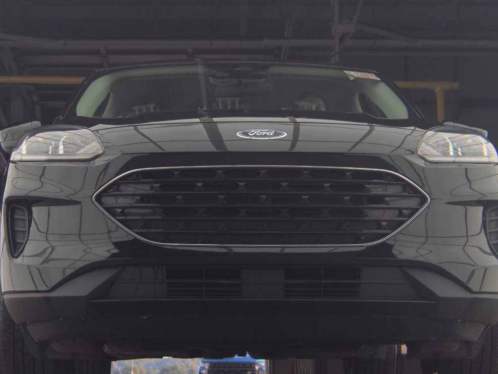 2022 Ford Escape SE photo 3