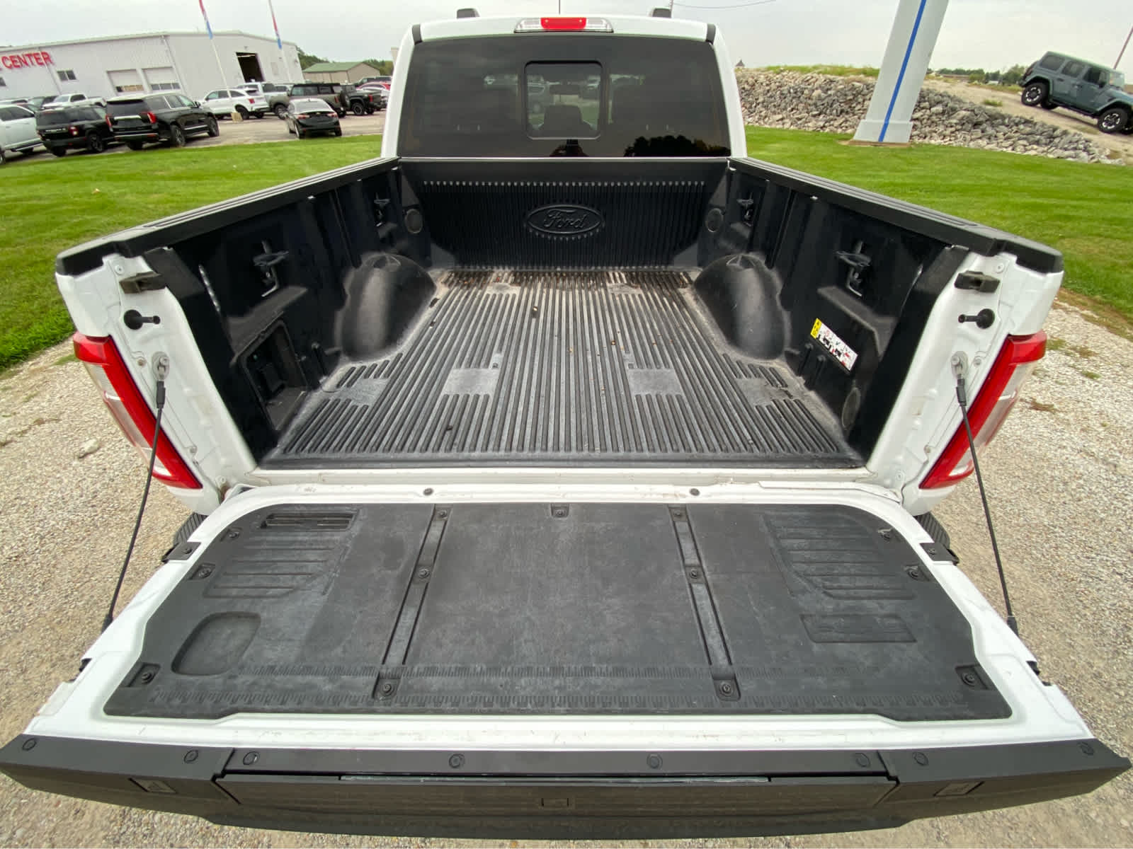 2023 Ford F-150 Lariat - Photo 7