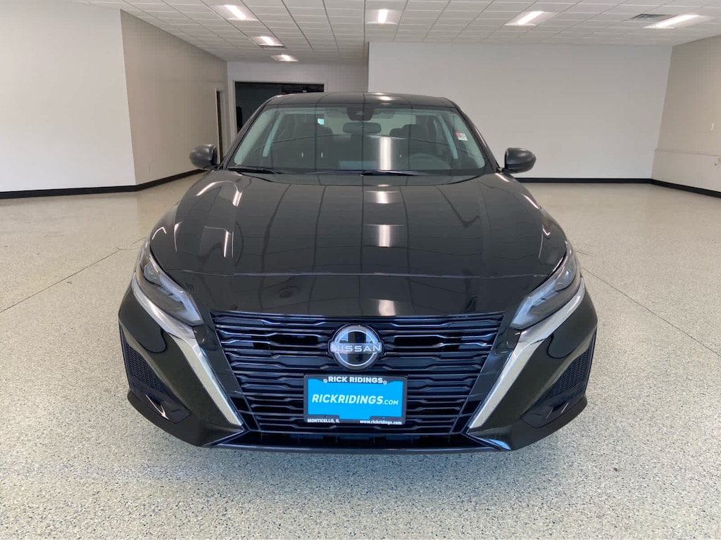 Used 2024 Nissan Altima 2.5 SV AWD Sedan