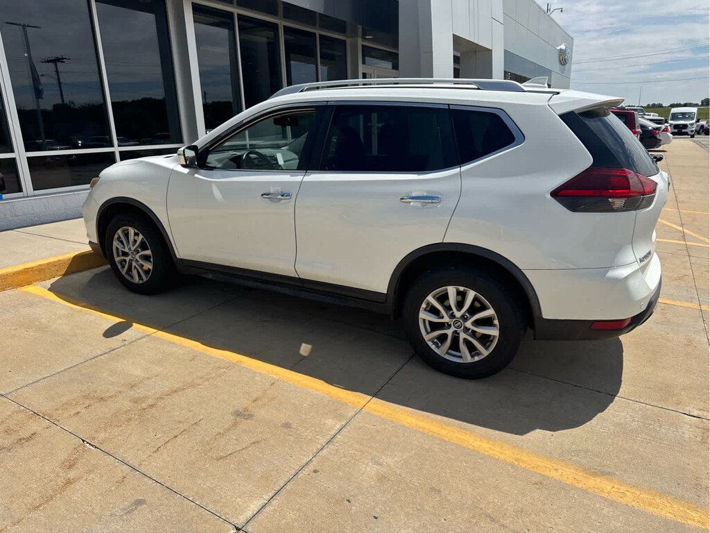 Used 2019 Nissan Rogue SV FWD