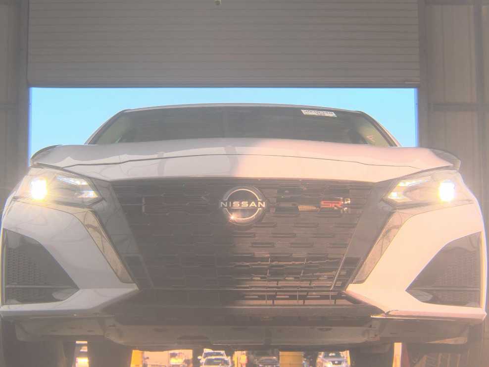 2024 Nissan Altima 2.5 SR photo 3