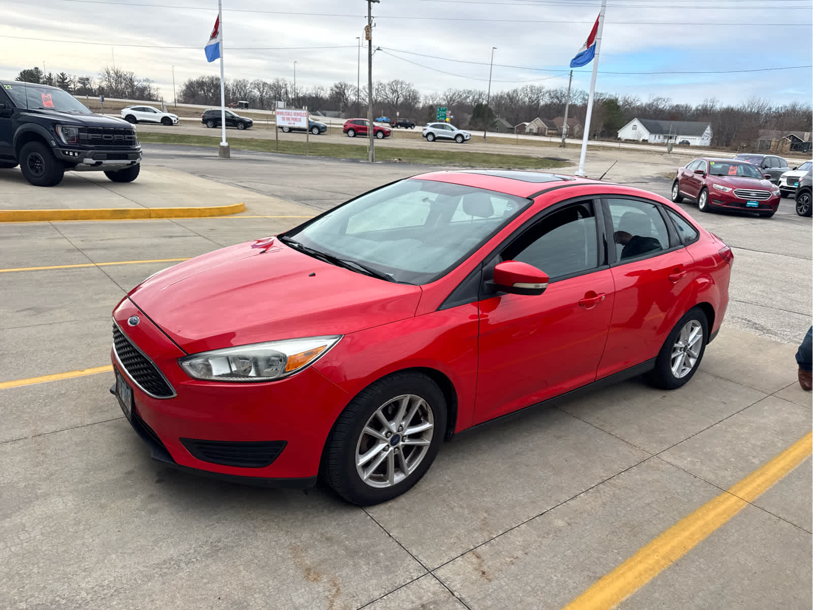 2015 Ford Focus SE's photo