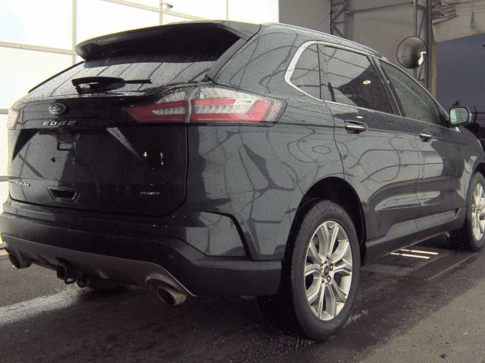 2024 Ford Edge Titanium photo 4