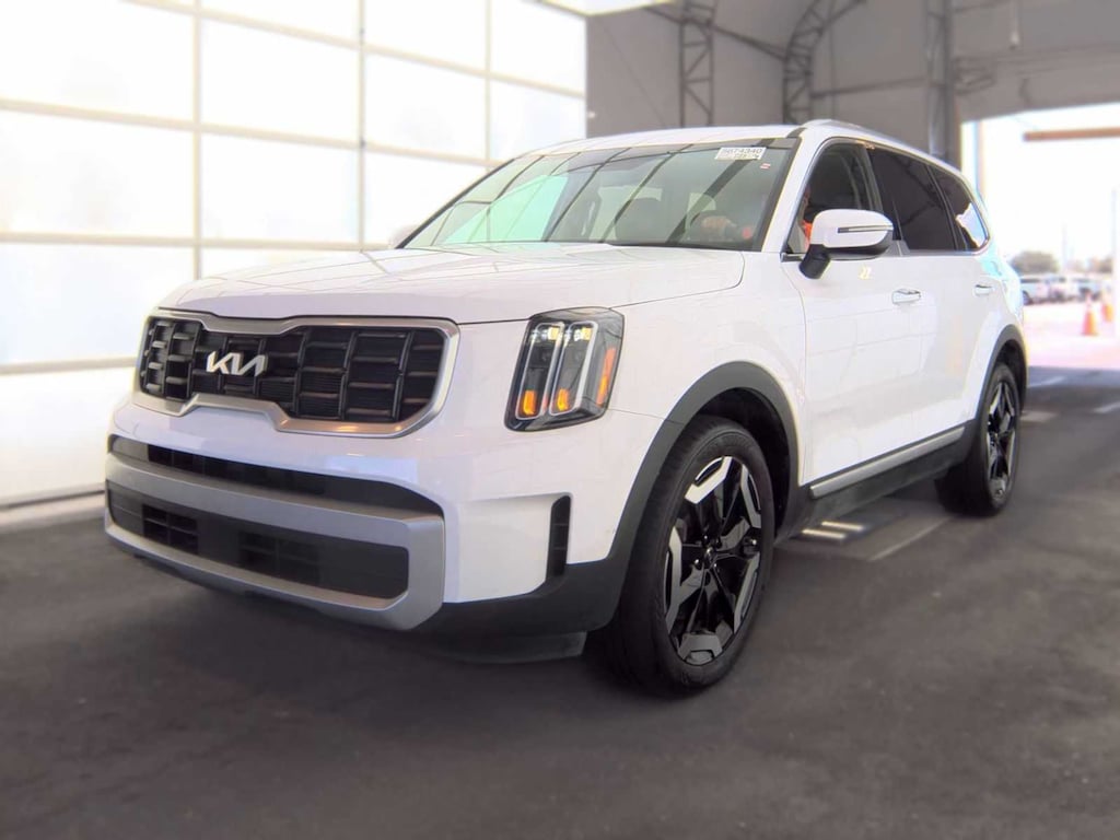 Used 2024 Kia Telluride S FWD