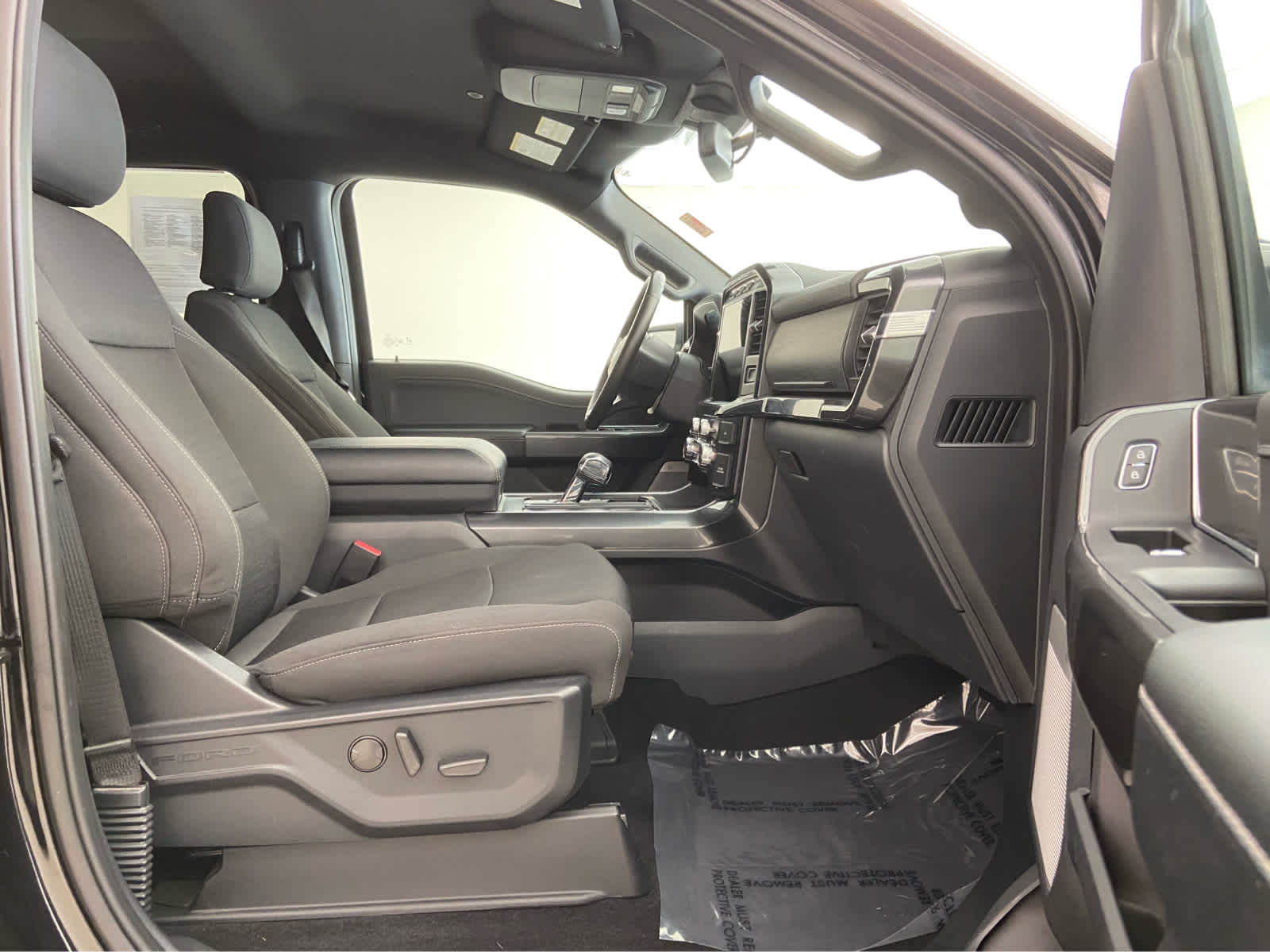 2023 Ford F-150 XLT - Photo 17