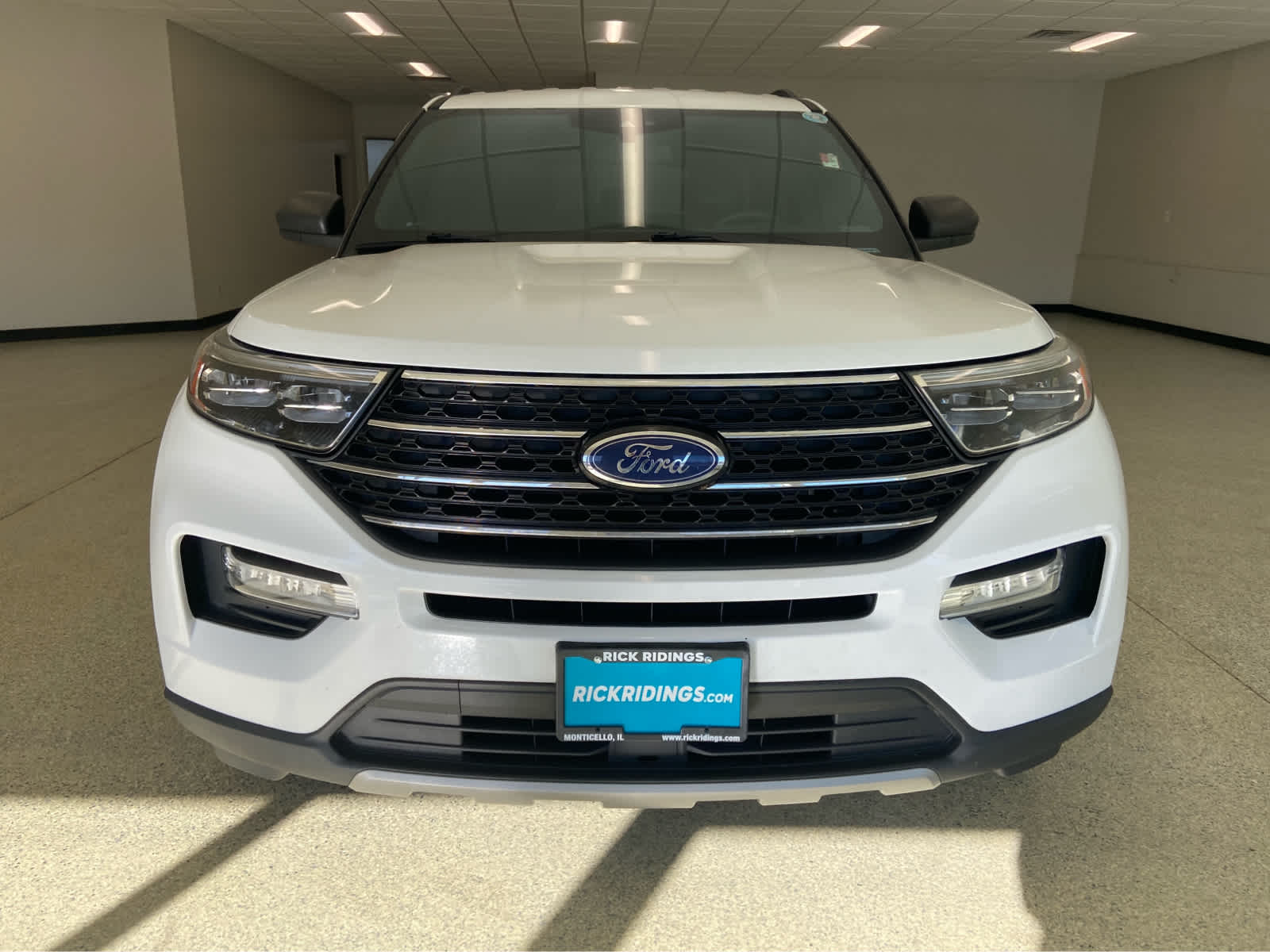 Used 2020 Ford Explorer XLT with VIN 1FMSK7DH2LGB76910 for sale in Monticello, IL