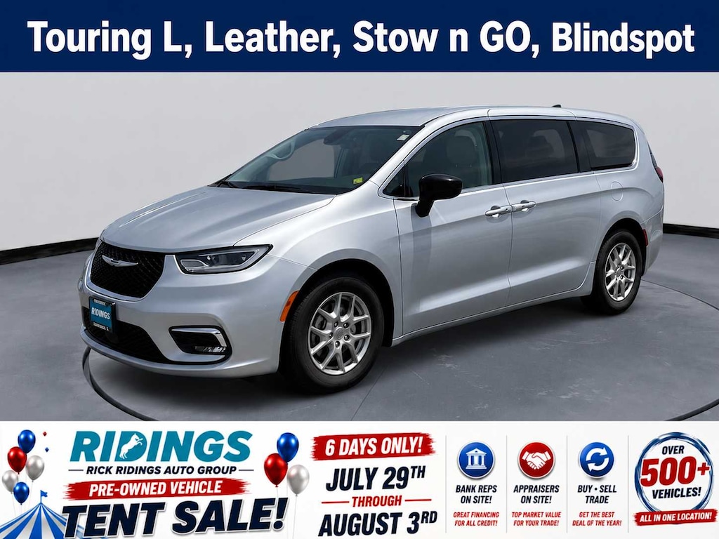 Used 2024 Chrysler Pacifica Touring L FWD