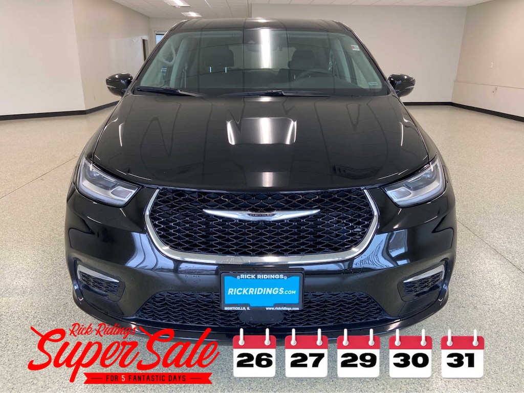 Used 2024 Chrysler Pacifica Touring L FWD