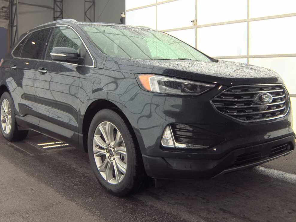 2024 Ford Edge Titanium photo 3