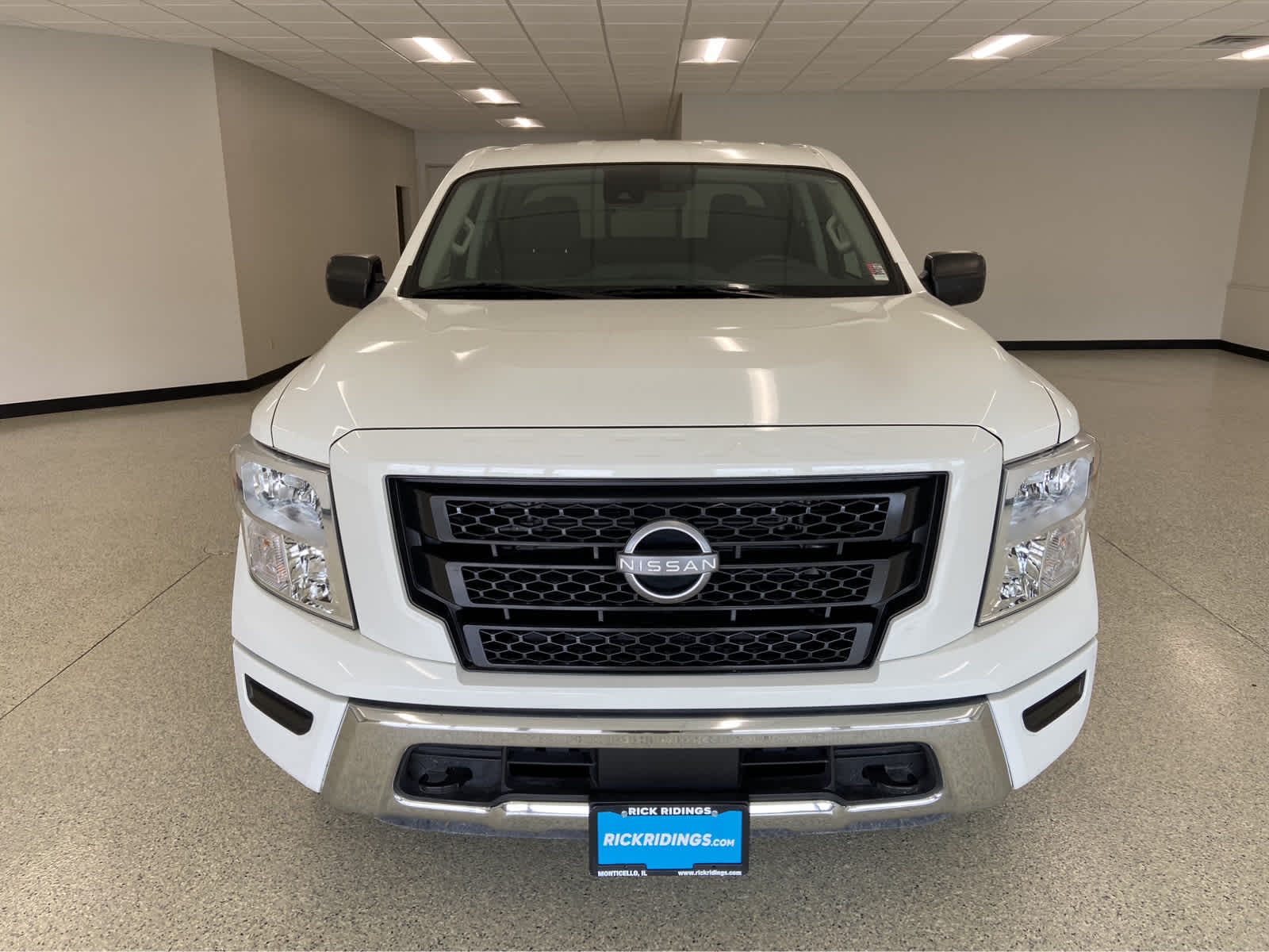 Used 2023 Nissan Titan SV with VIN 1N6AA1EC4PN109498 for sale in Monticello, IL