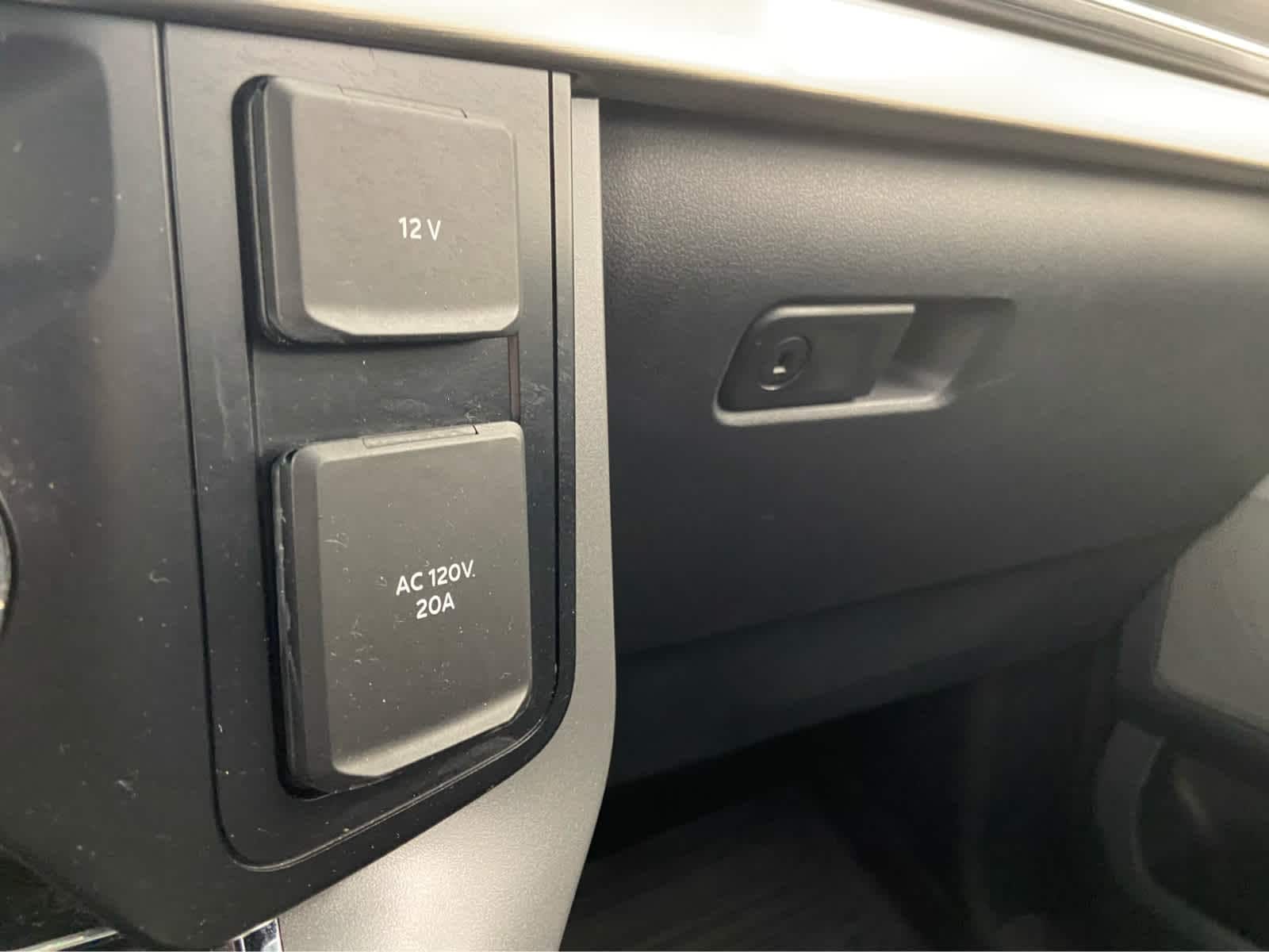 2023 Ford F-150 Lariat - Photo 32