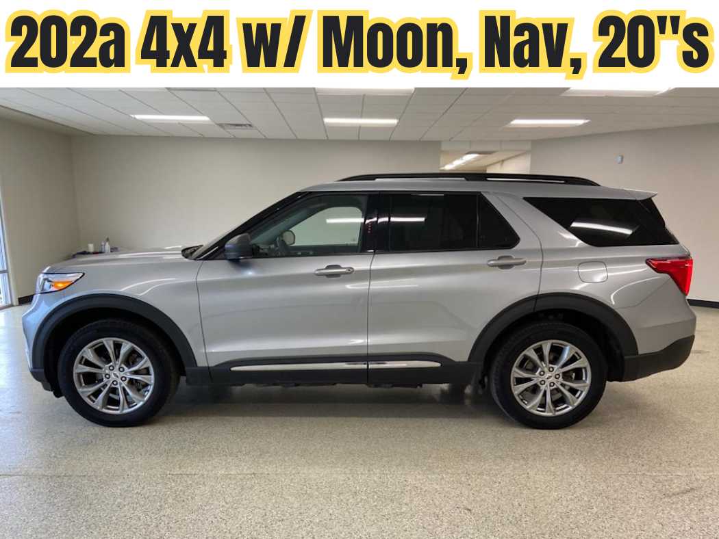 2023 Ford Explorer XLT 4WD's photo