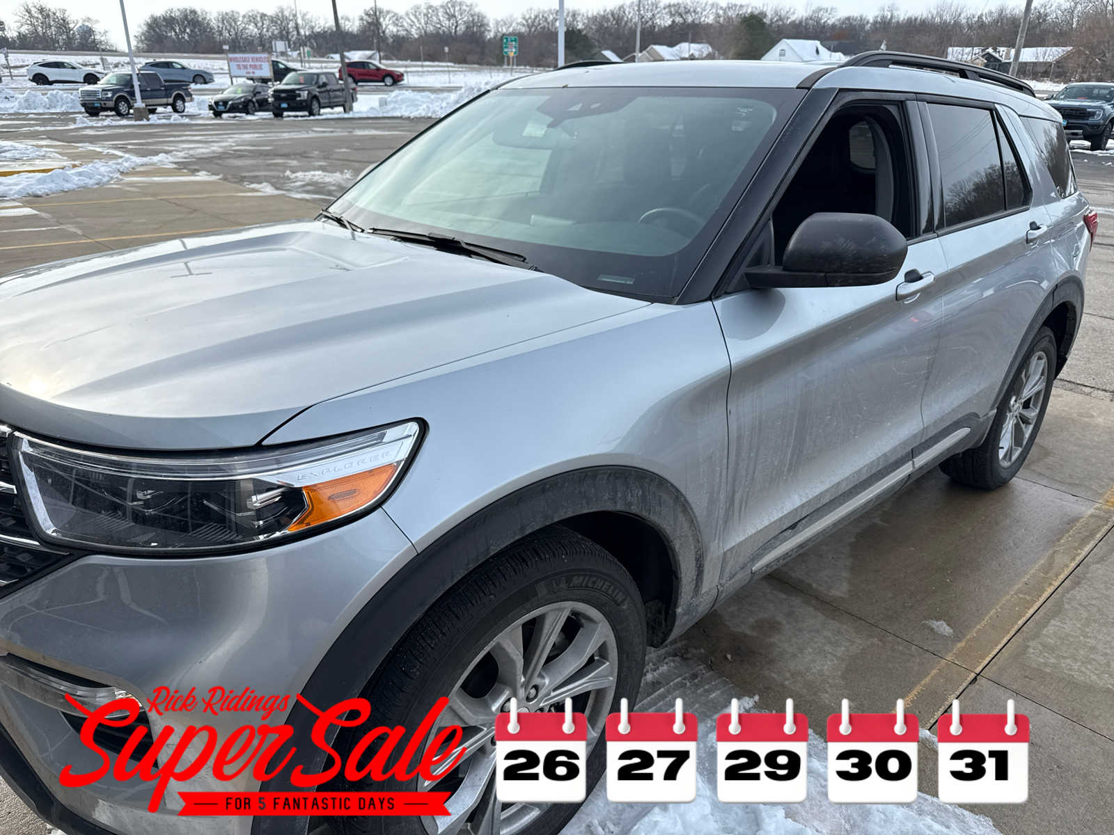 2023 Ford Explorer XLT's photo