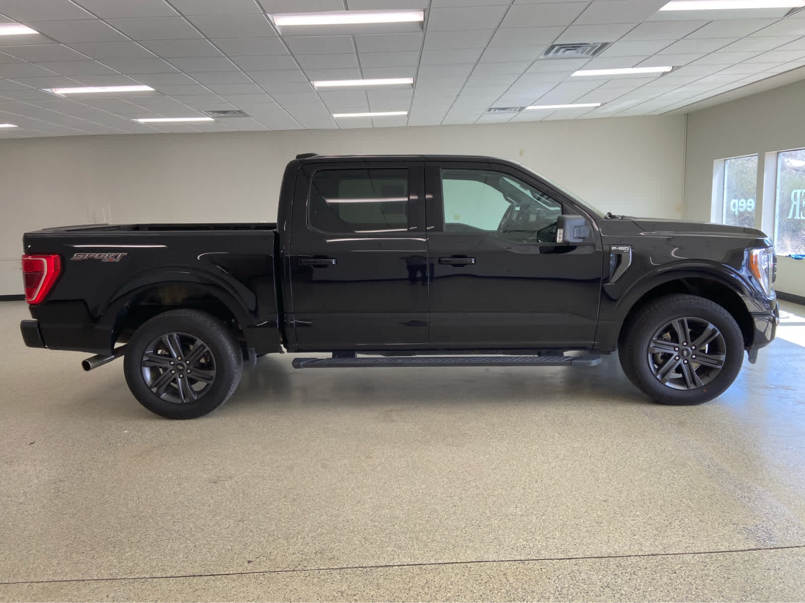 2023 Ford F-150 XLT - Photo 7