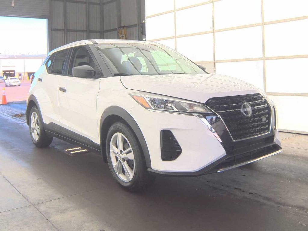 Used 2025 Nissan Kicks Play S FWD