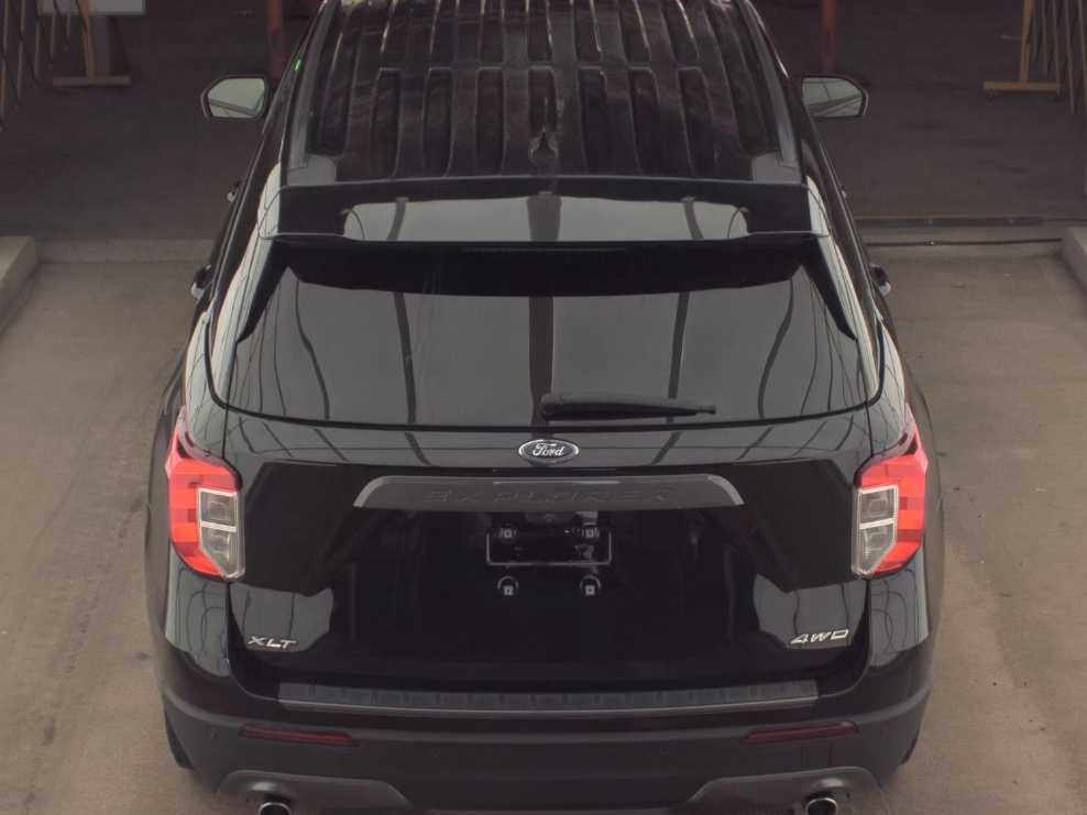 2022 Ford Explorer XLT photo 3