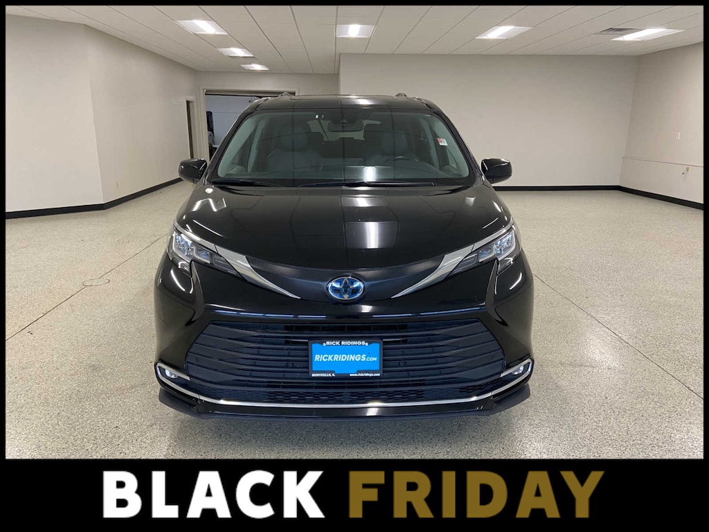 Used 2023 Toyota Sienna XLE FWD 7-Passenger (Natl)