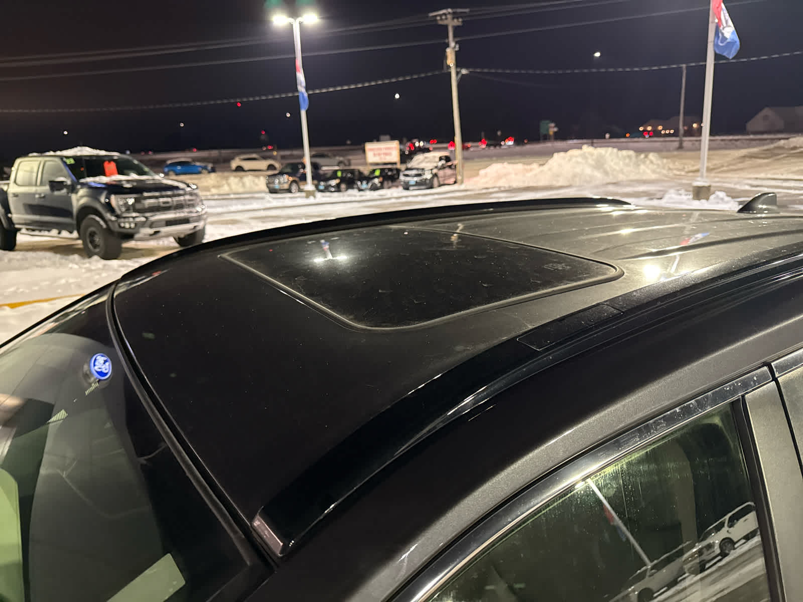 2019 Toyota RAV4 XLE Premium photo 4