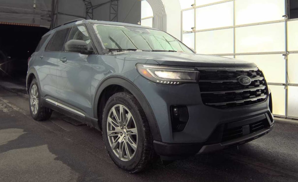 Used 2025 Ford Explorer Active 4WD