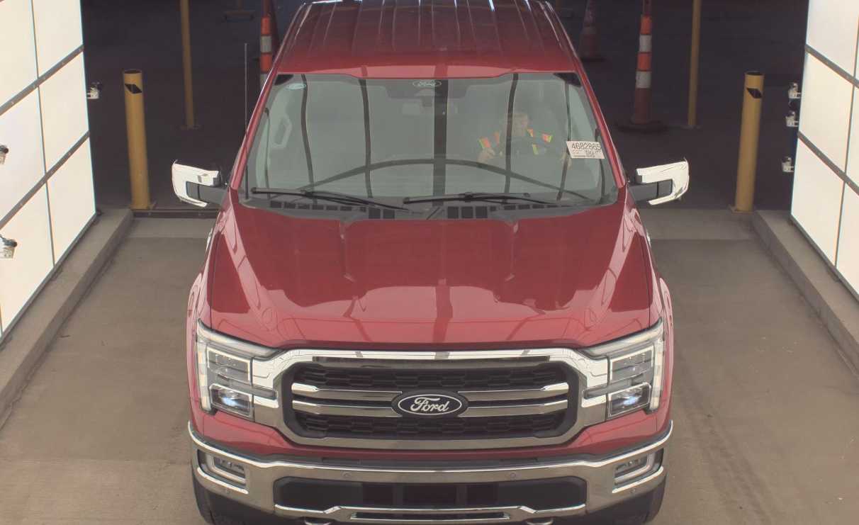 2024 Ford F-150 Lariat photo 2