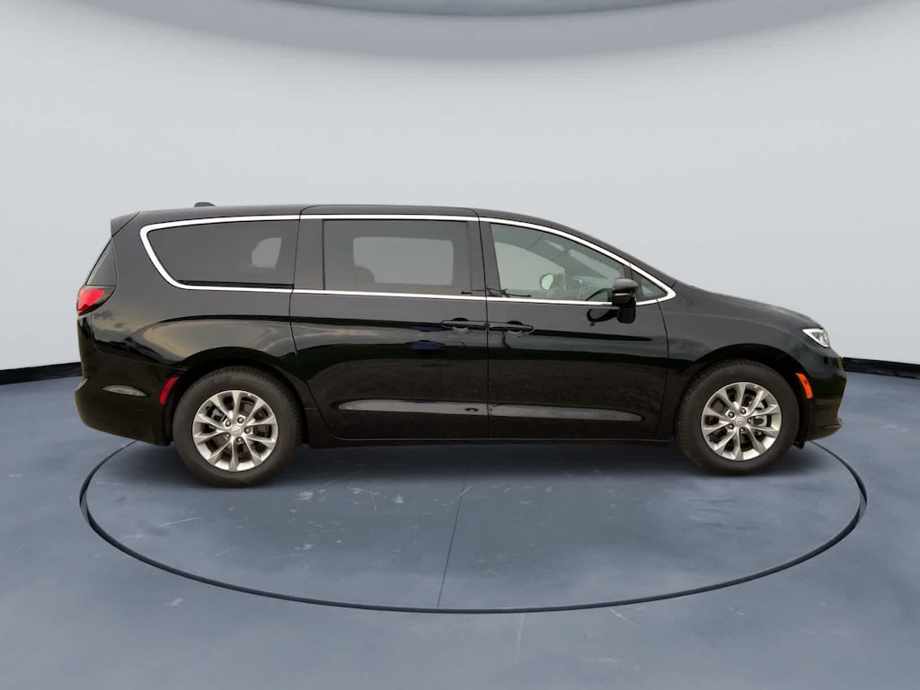 Used 2026 Chrysler Pacifica Limited Van Passenger Van