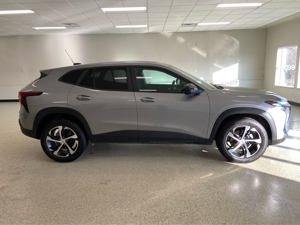 Used 2024 Chevrolet Trax 1RS SUV