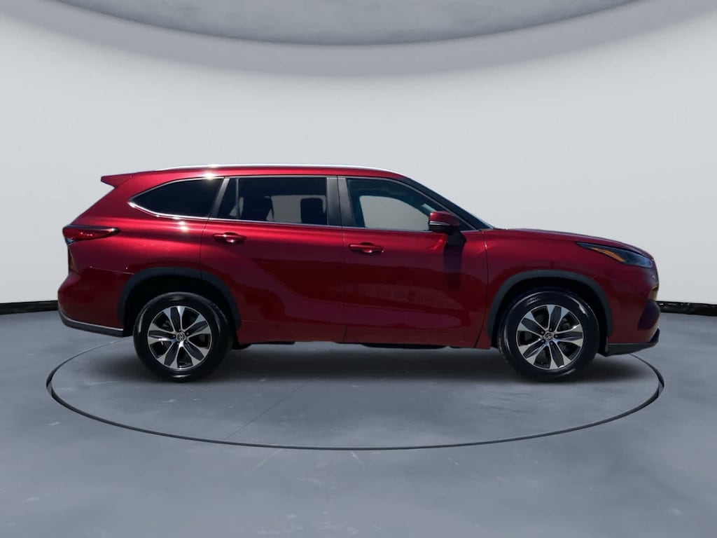 Used 2023 Toyota Highlander XSE SUV