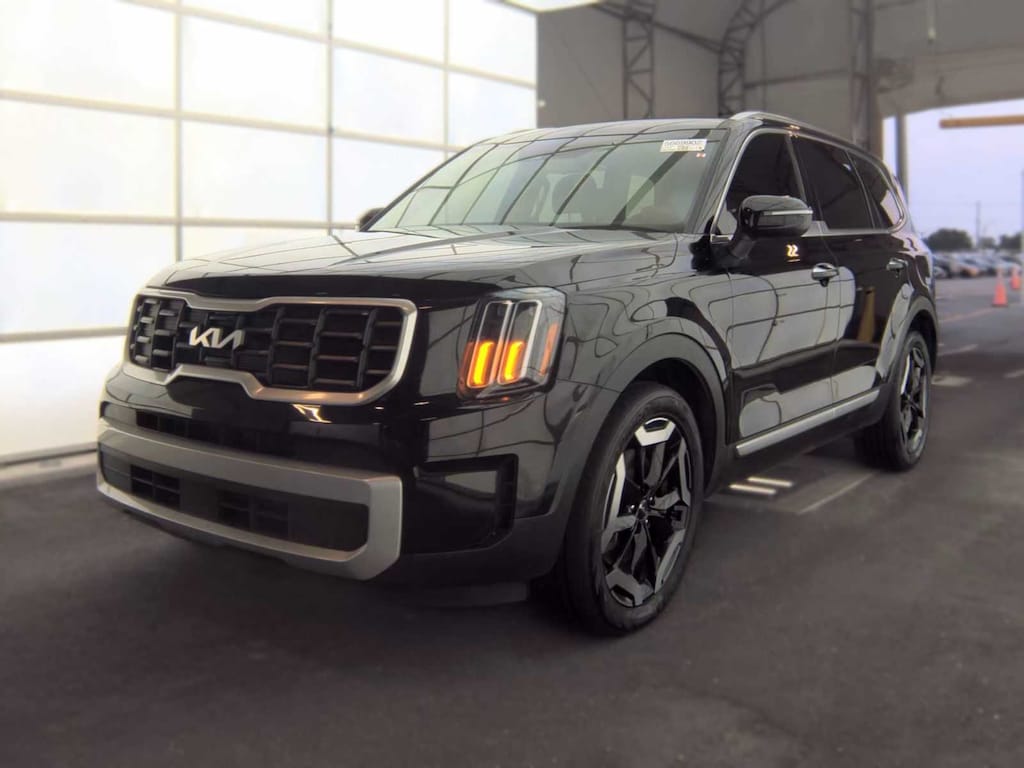 Used 2024 Kia Telluride S SUV