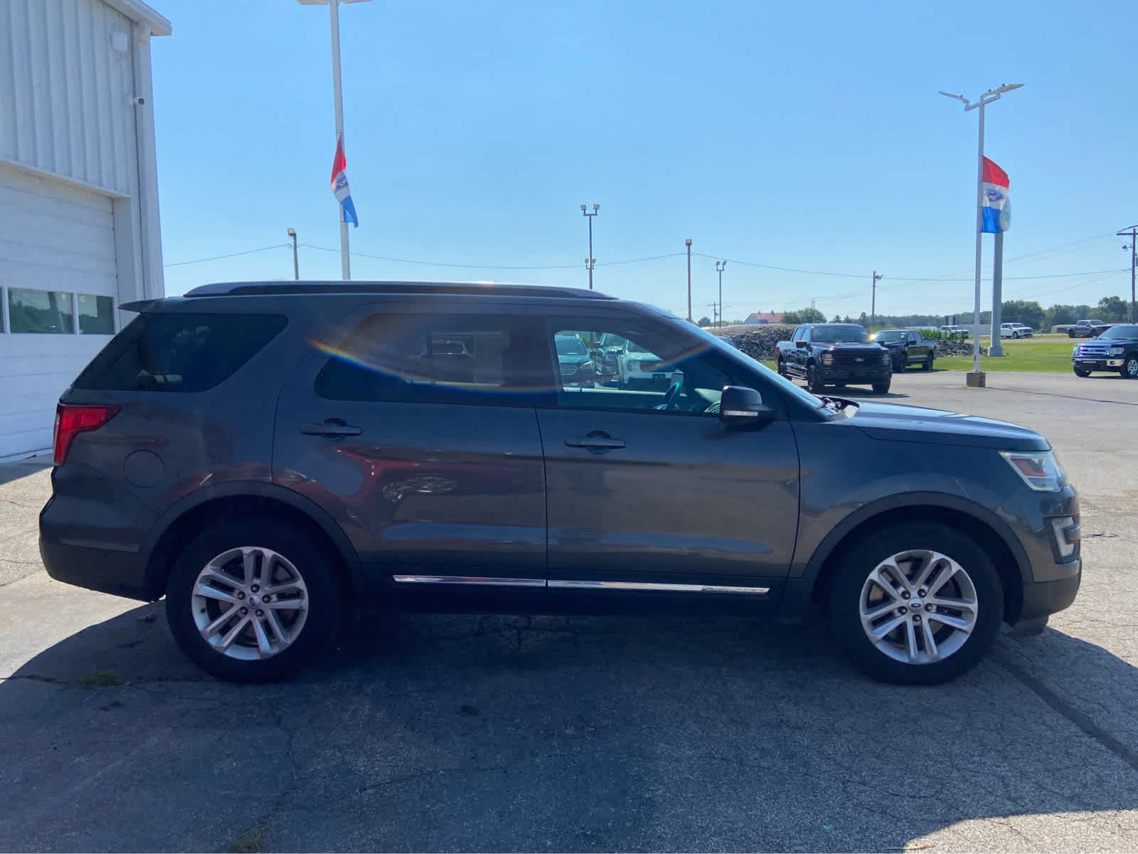 2016 Ford Explorer XLT photo 4