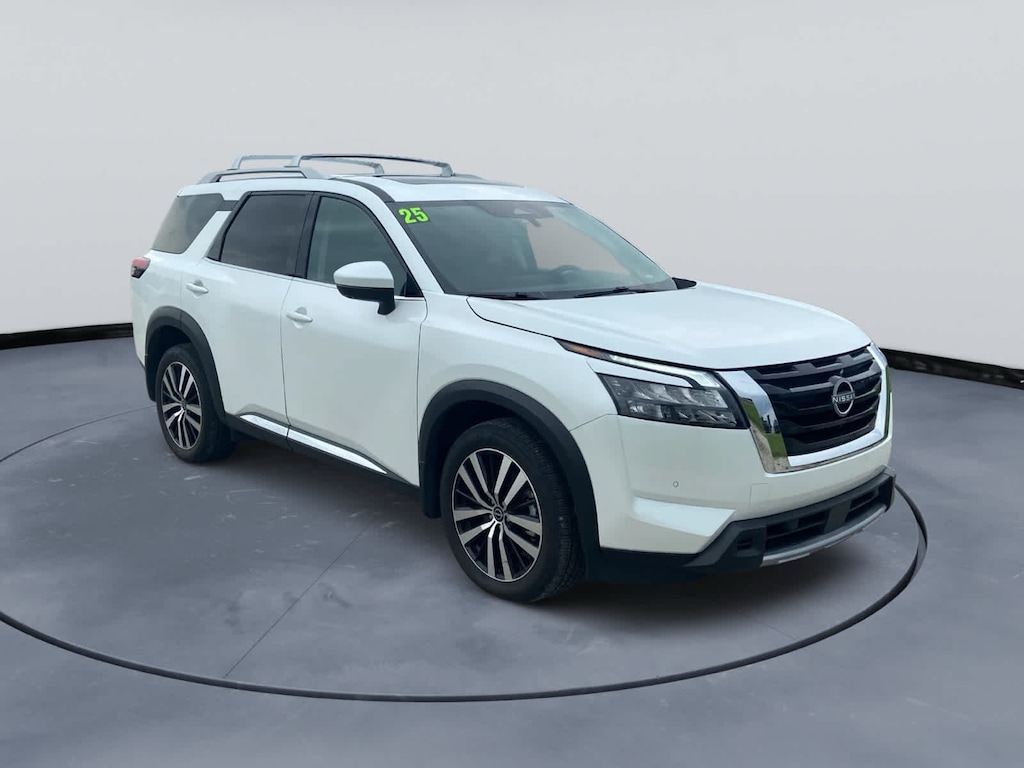 Used 2025 Nissan Pathfinder Platinum SUV