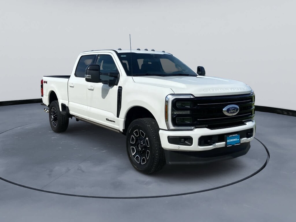 Used 2025 Ford Super Duty F-250 Pickup Platinum 4WD Crew Cab 6.75 Box Truck Crew Cab