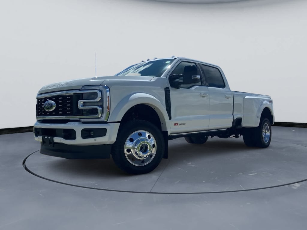 New 2026 Ford Super Duty F-450 DRW Platinum 4WD Crew Cab 8 Box 4WD Crew Cab 8 Box