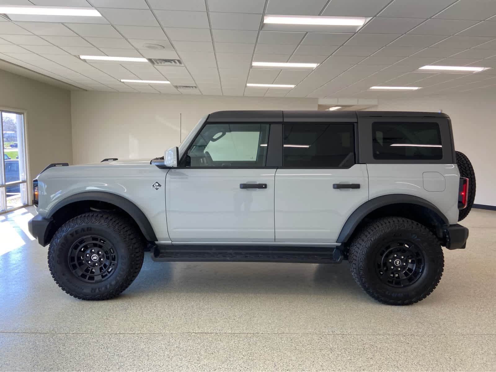 2026 Ford Bronco 4-Door Outer Banks - Photo 9