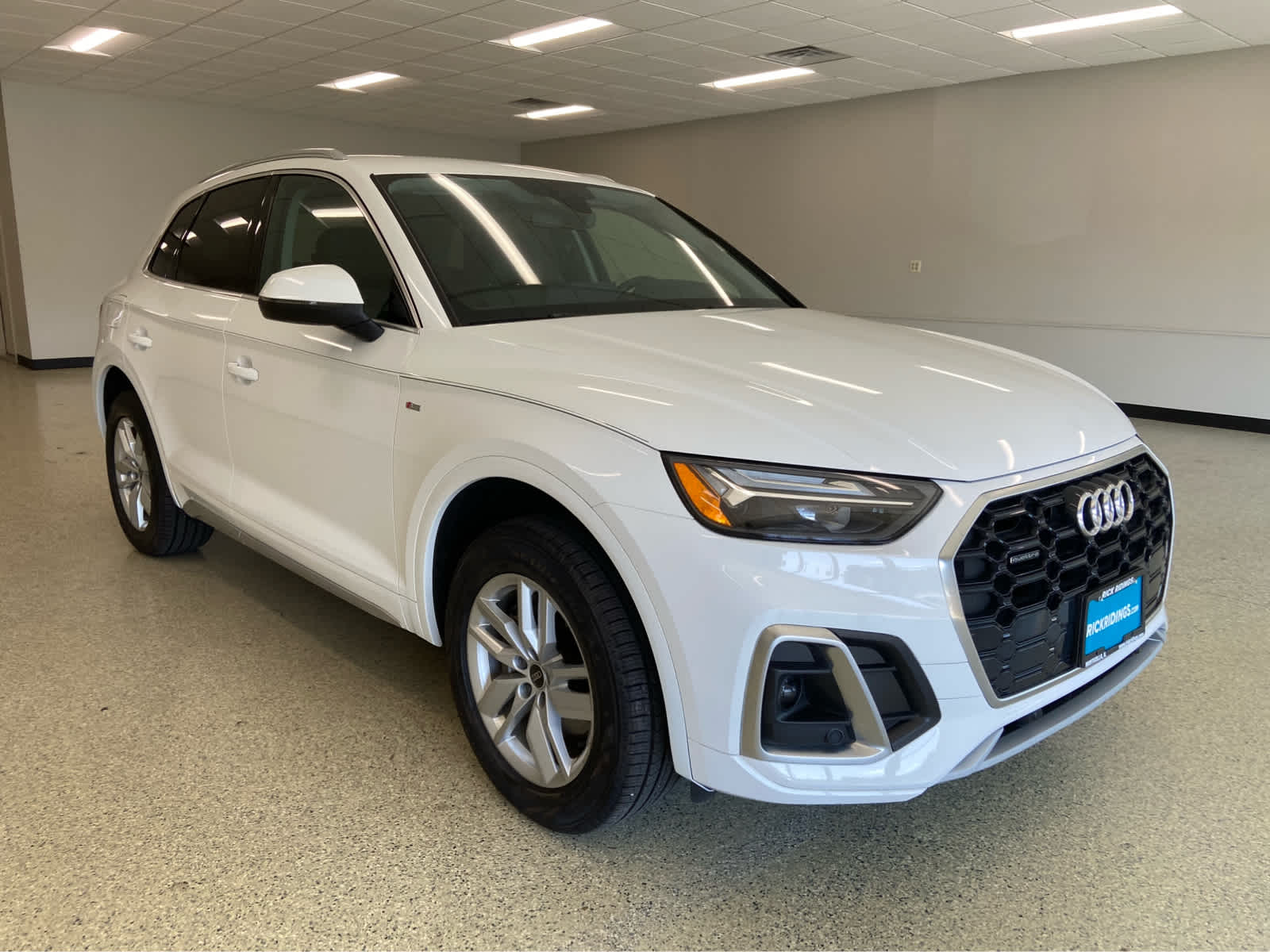 2022 Audi Q5 S line Premium 45 TFSI photo 3