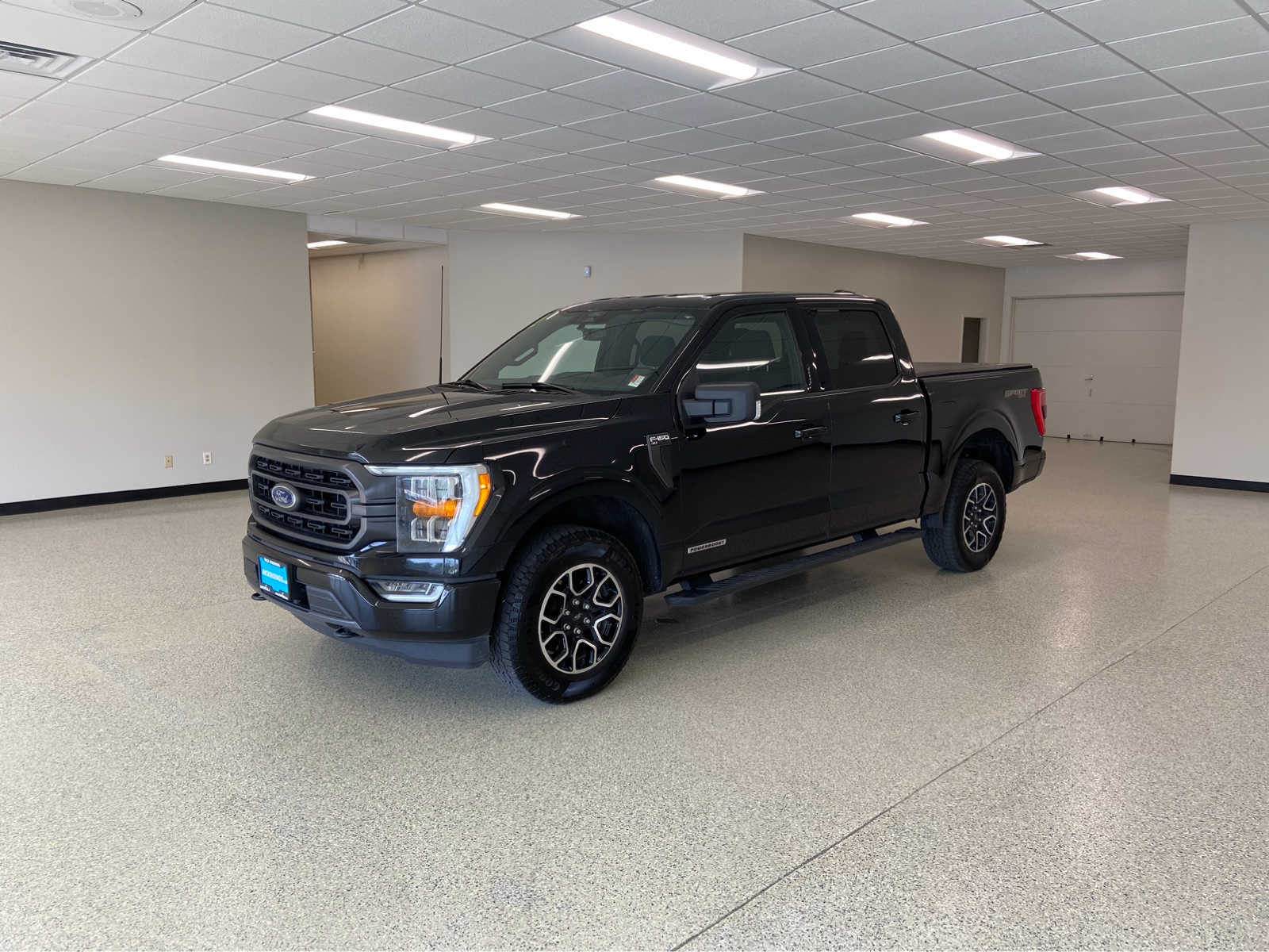 2022 Ford F-150 XLT photo 2
