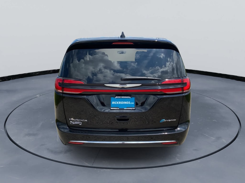 Used 2025 Chrysler Pacifica Hybrid Select Van Passenger Van