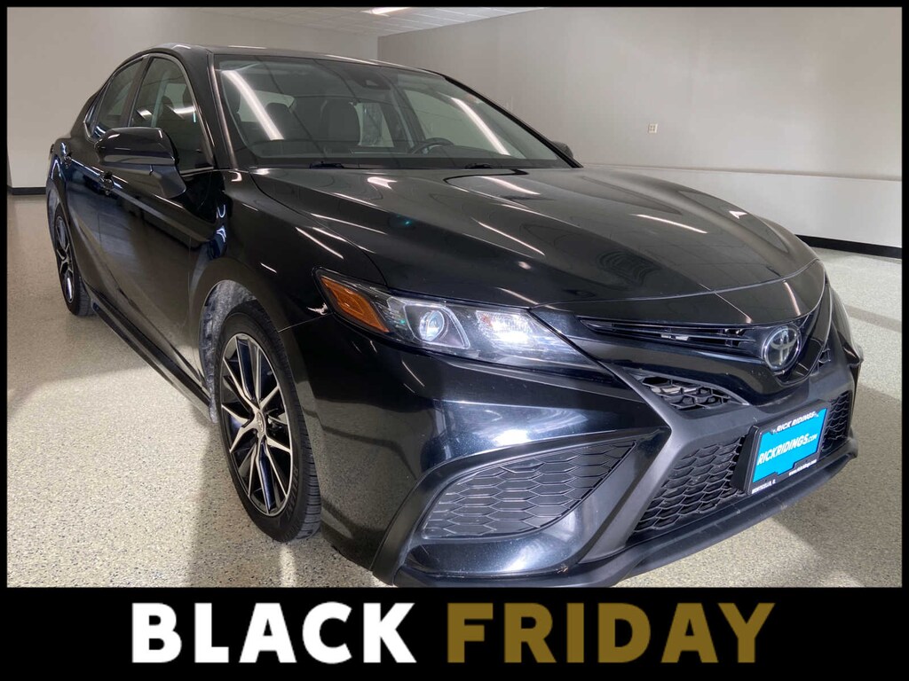 Used 2021 Toyota Camry SE Sedan