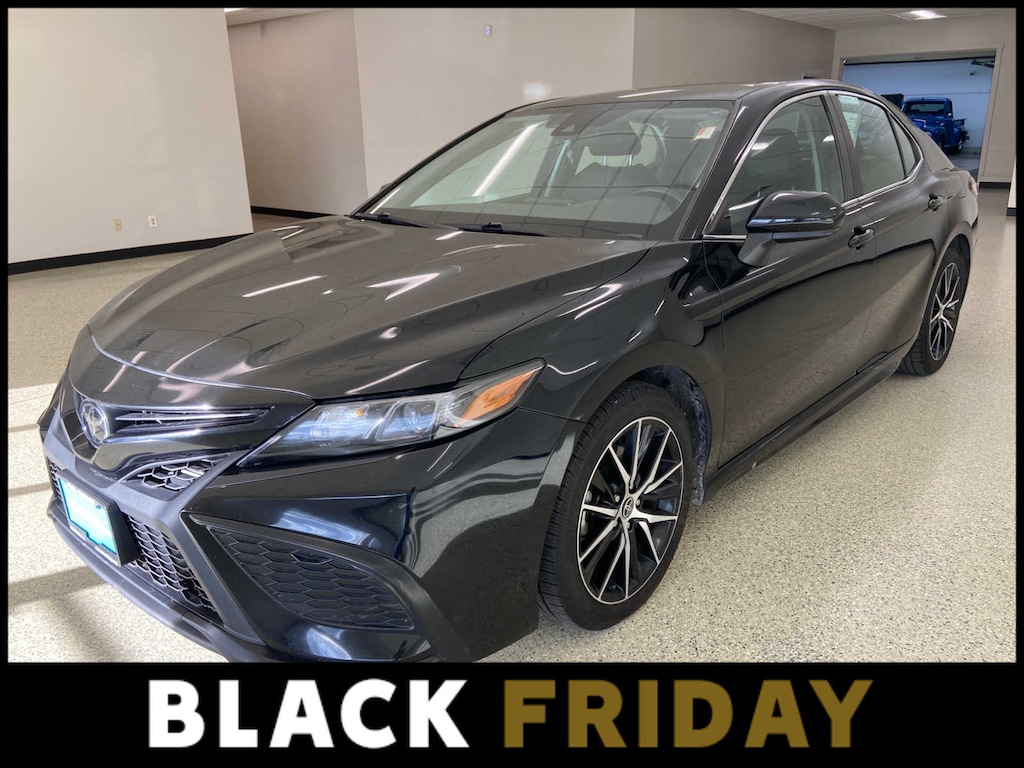 Used 2021 Toyota Camry SE Sedan