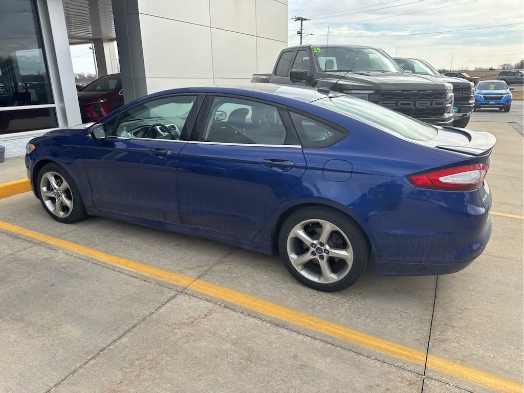 Used 2013 Ford Fusion SE Sedan