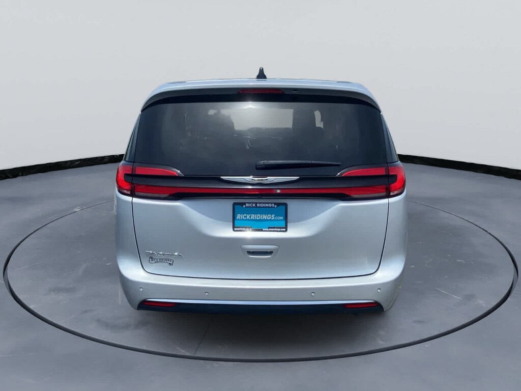Used 2024 Chrysler Pacifica Touring L Van Passenger Van
